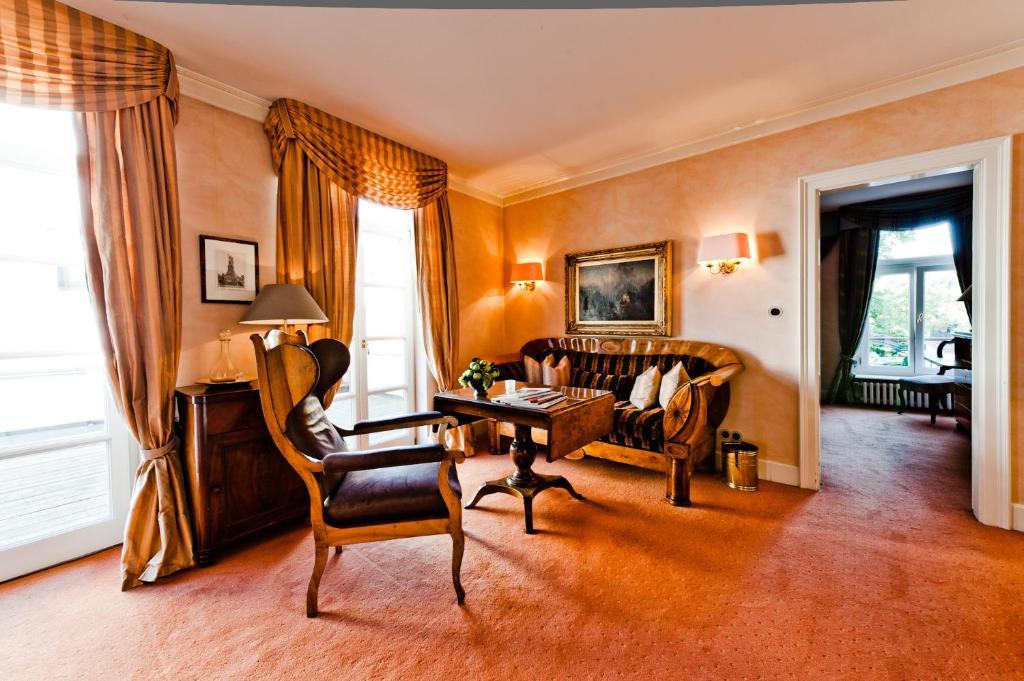 Hotel Kronenschloesschen Эльтвилле Номер фото